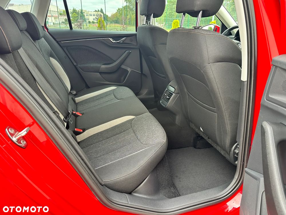 Skoda Kamiq 1.0 TSI DSG Style - 28