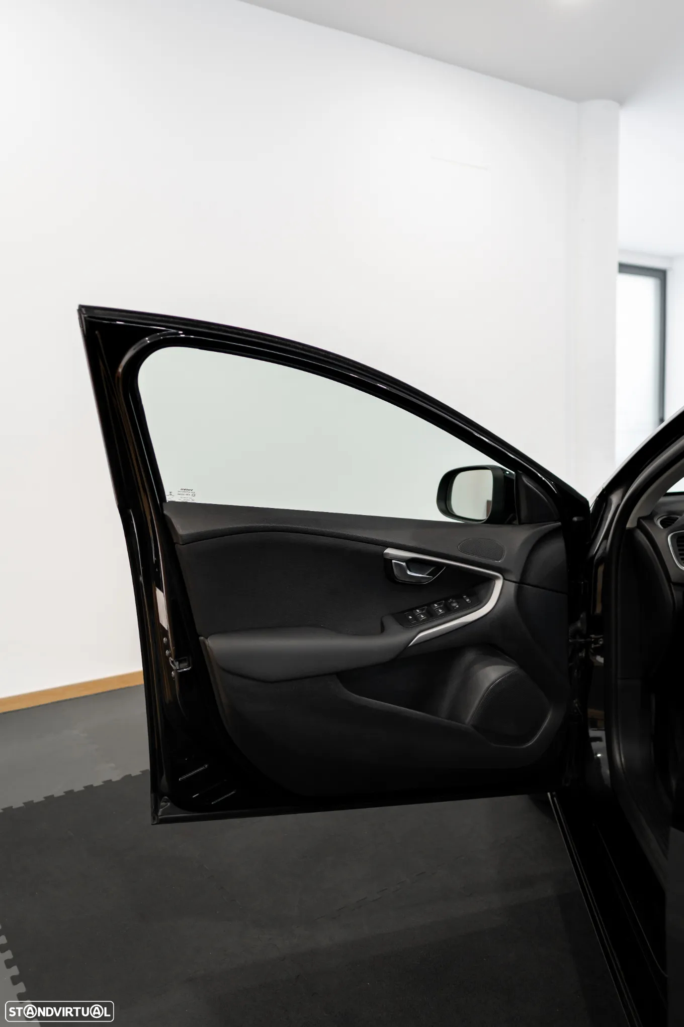 Volvo V40 1.6 D2 Momentum - 17