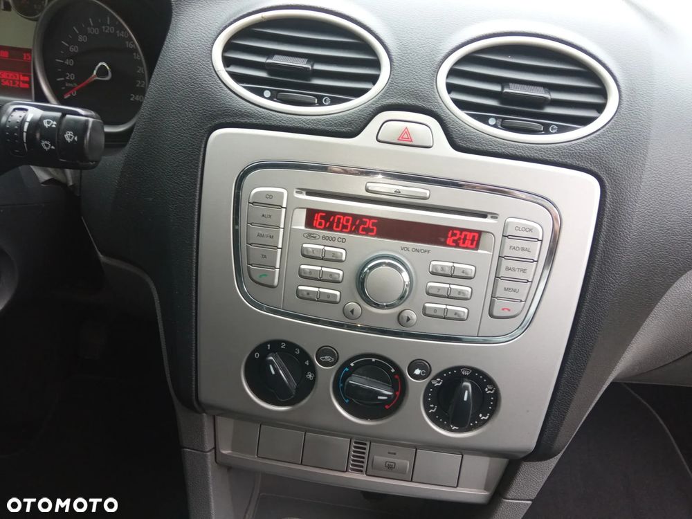 Ford Focus 1.6 TDCi Ambiente - 11