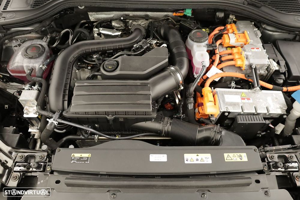 VW Passat Variant 1.5 TSI eHybrid DSG - 23