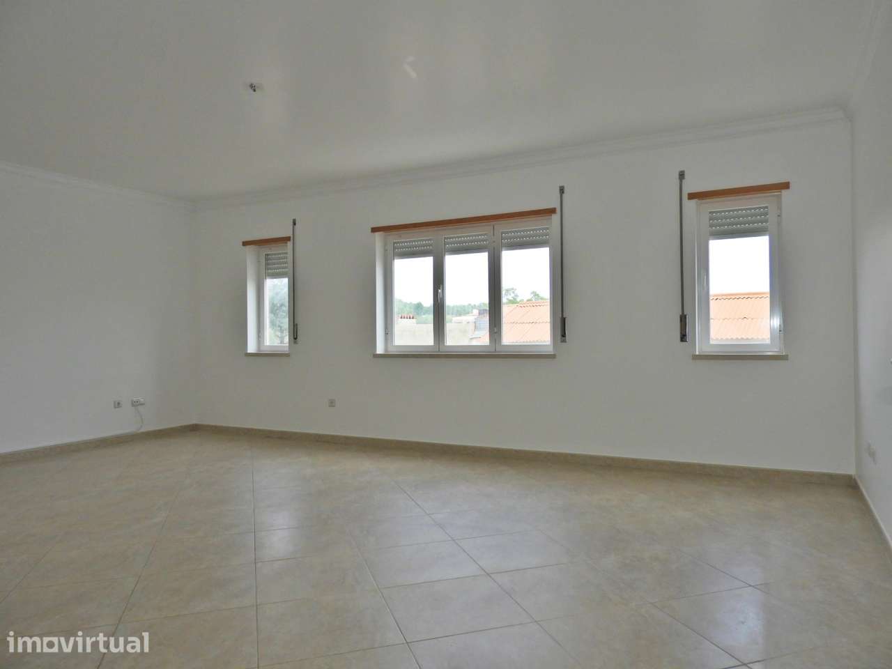Apartamento T2 com garagem para 2 carros - Grande imagem: 4/13