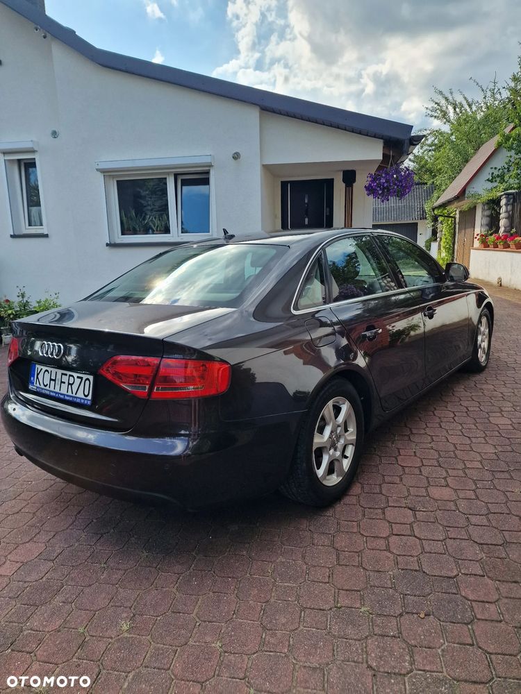 Audi A4 Limousine - 9