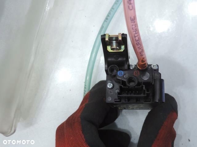 ZAWÓR POMPOWANIA FOTELA LEWY PEUGEOT 807 - 4
