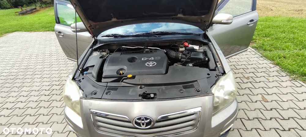 Toyota Avensis 2.0 D-4D Sol - 14