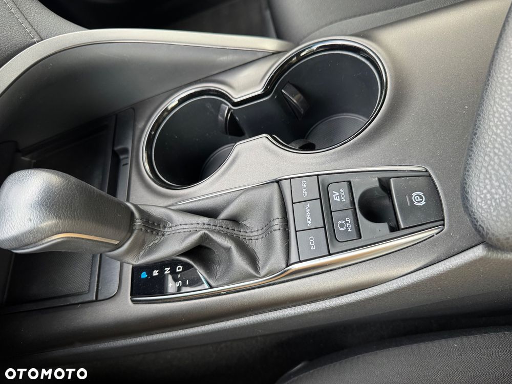 Toyota Camry 2.5 Hybrid Comfort CVT - 29