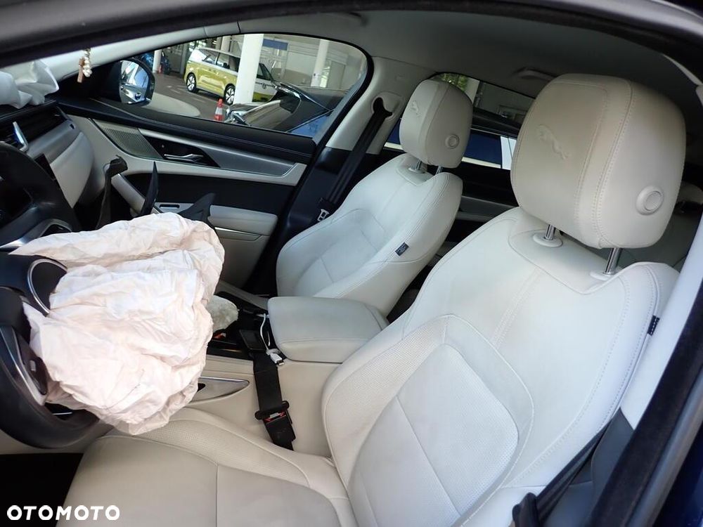 Jaguar F-Pace D200 AWD R-Dynamic S - 14