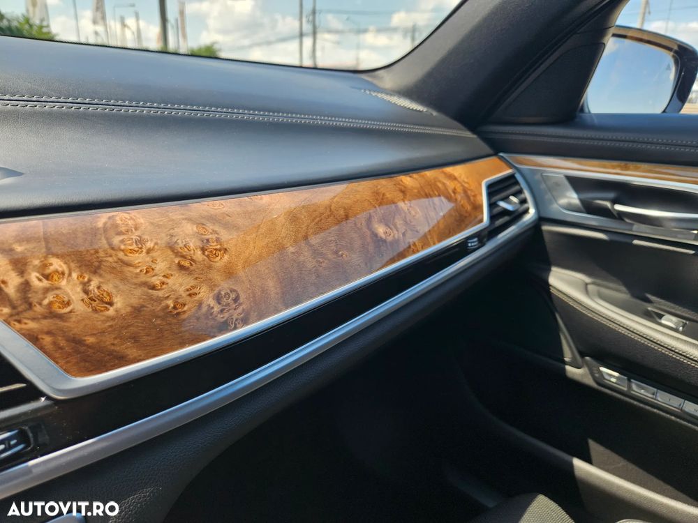 BMW Seria 7 740Li xDrive - 24