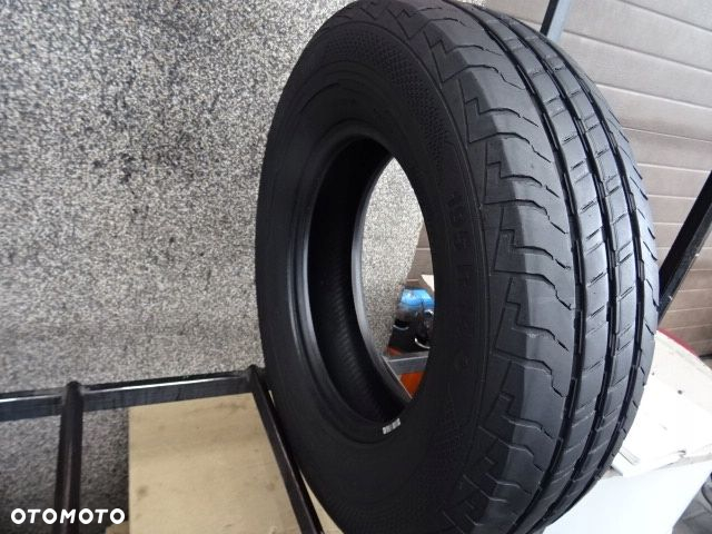 195/R14C 106/104Q Continental Conti Van Contact 100 - 2