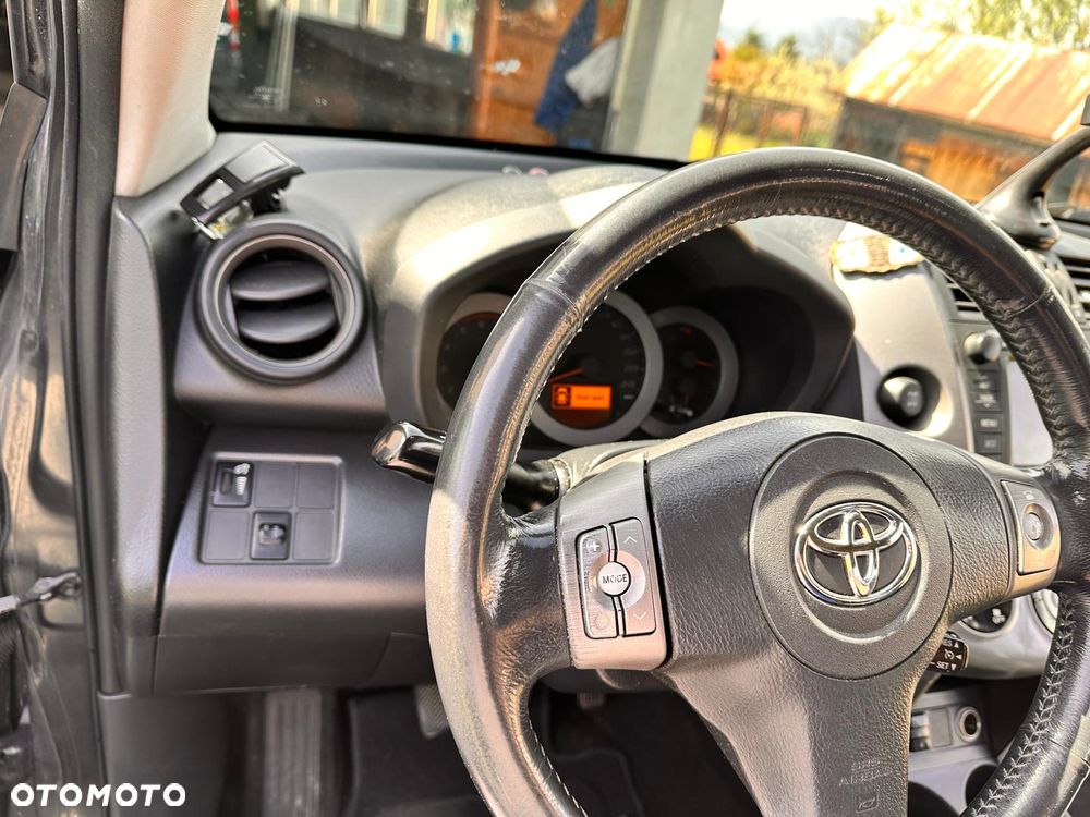 Toyota RAV4 2.2 D-4D X - 15