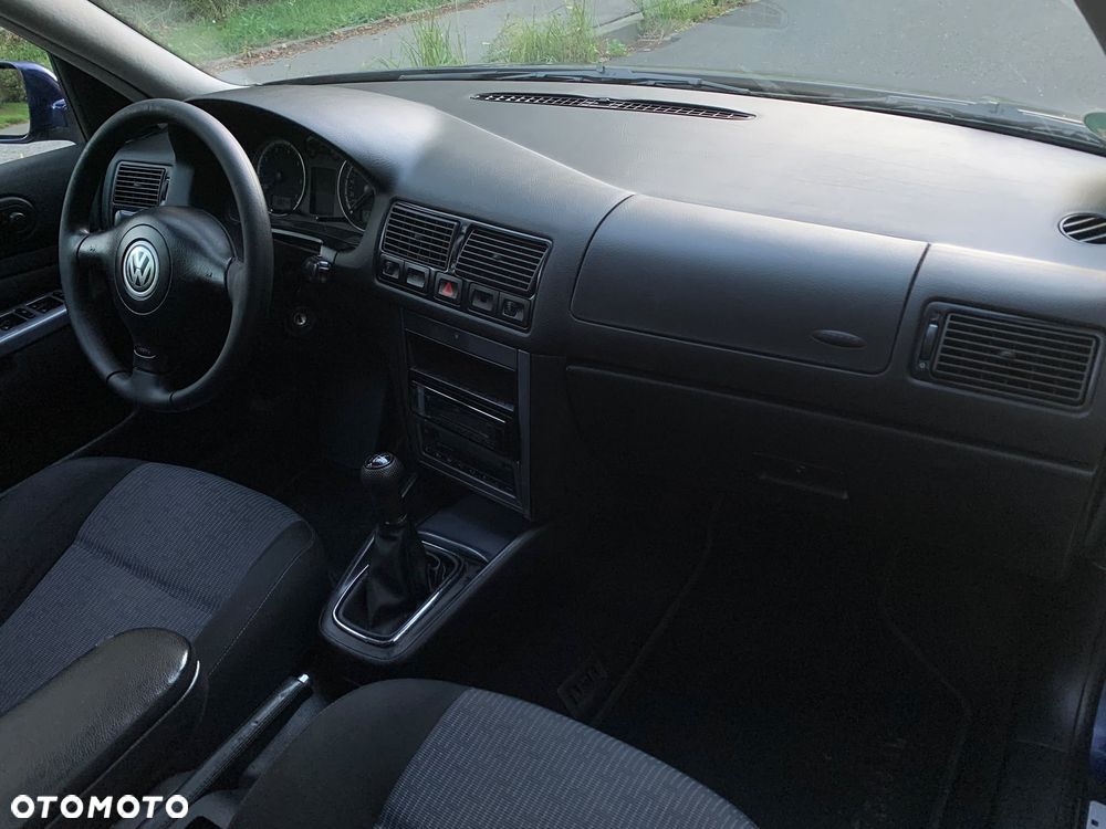 Volkswagen Golf - 18