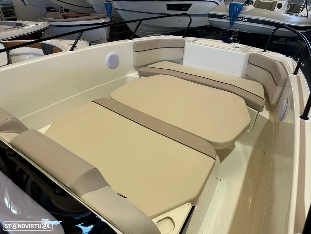 Quicksilver Activ 805 Open - 26