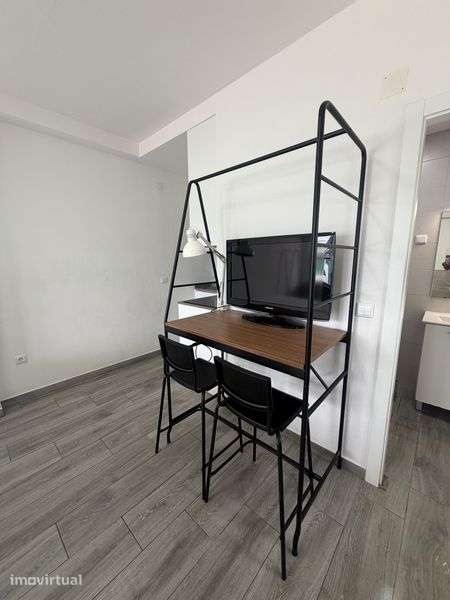 Aluga-se estudio em moradia terrea. - Grande imagem: 5/7