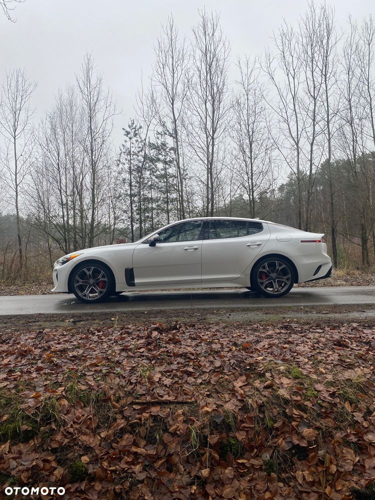 Kia Stinger - 11