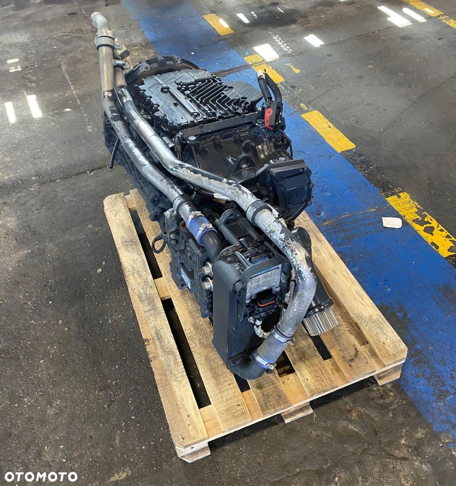 KOMPLETNA SKRZYNIA BIEGÓW ZF TRAXON Z RETARDEREM 1372 041 010 12TX2011 - 7