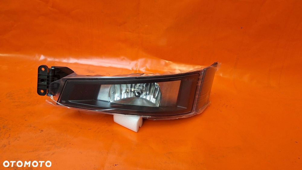 VOLVO FH4 - HALOGEN REFLEKTOR LAMPA CZARNY LEWY - 1