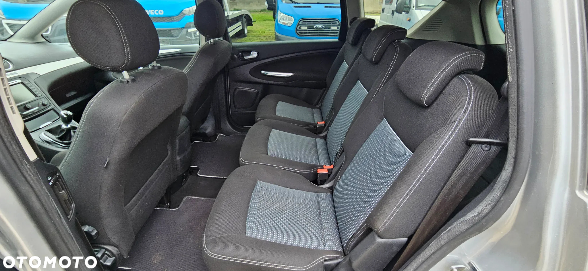 Ford S-Max - 11