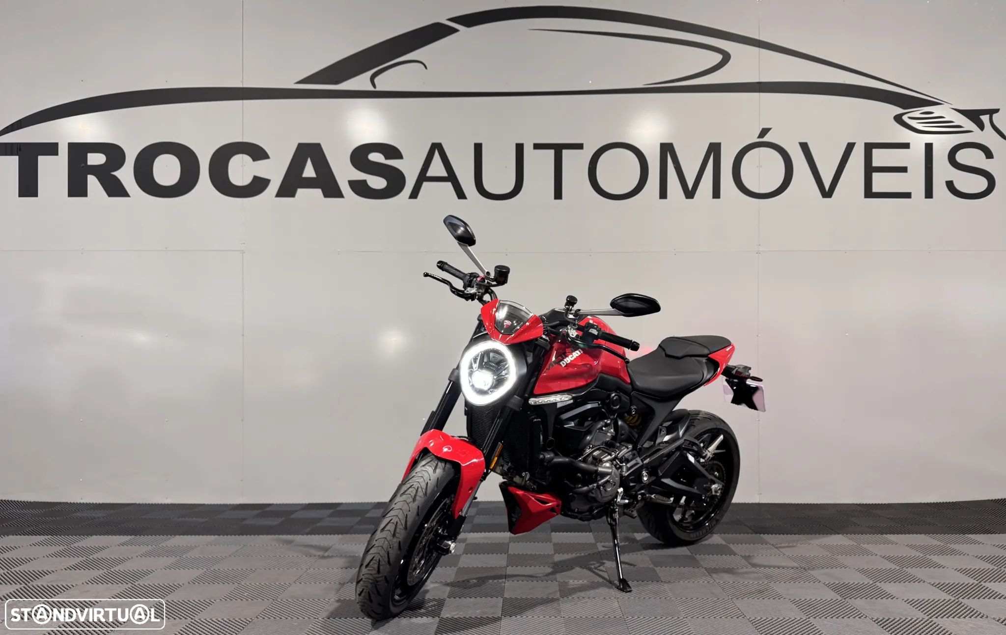 Ducati Monster 937 - 1