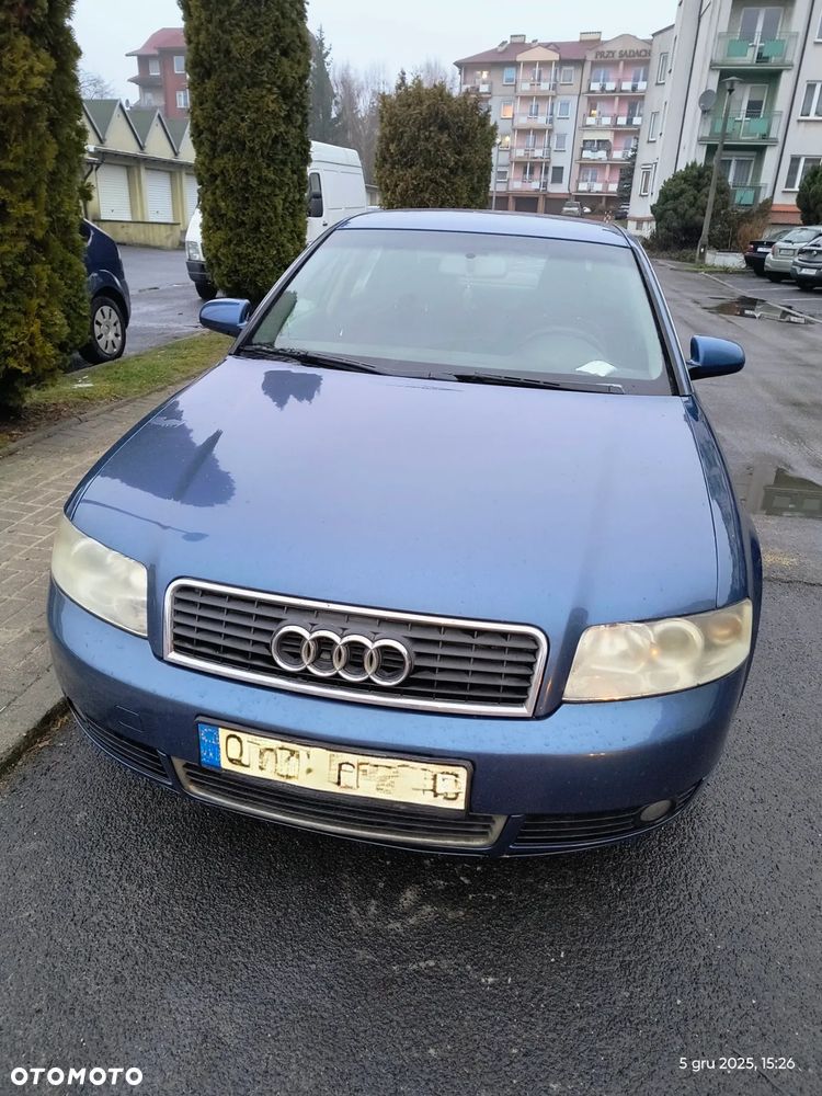Audi A4 Limousine - 1
