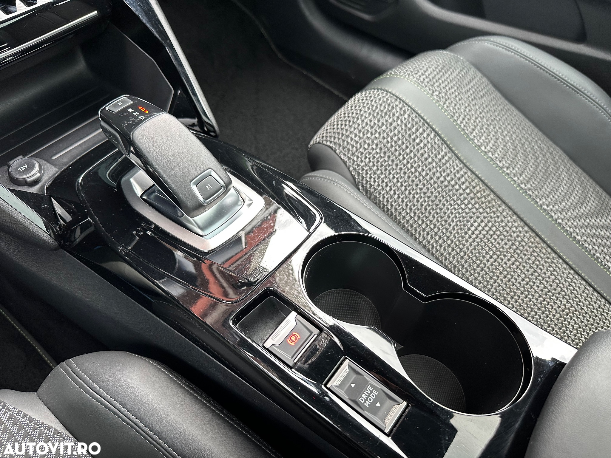 Peugeot 208 PureTech 130 EAT8 GT - 22