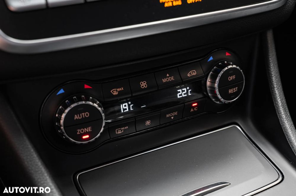 Mercedes-Benz GLA 250 7G-DCT UrbanStyle Edition - 22