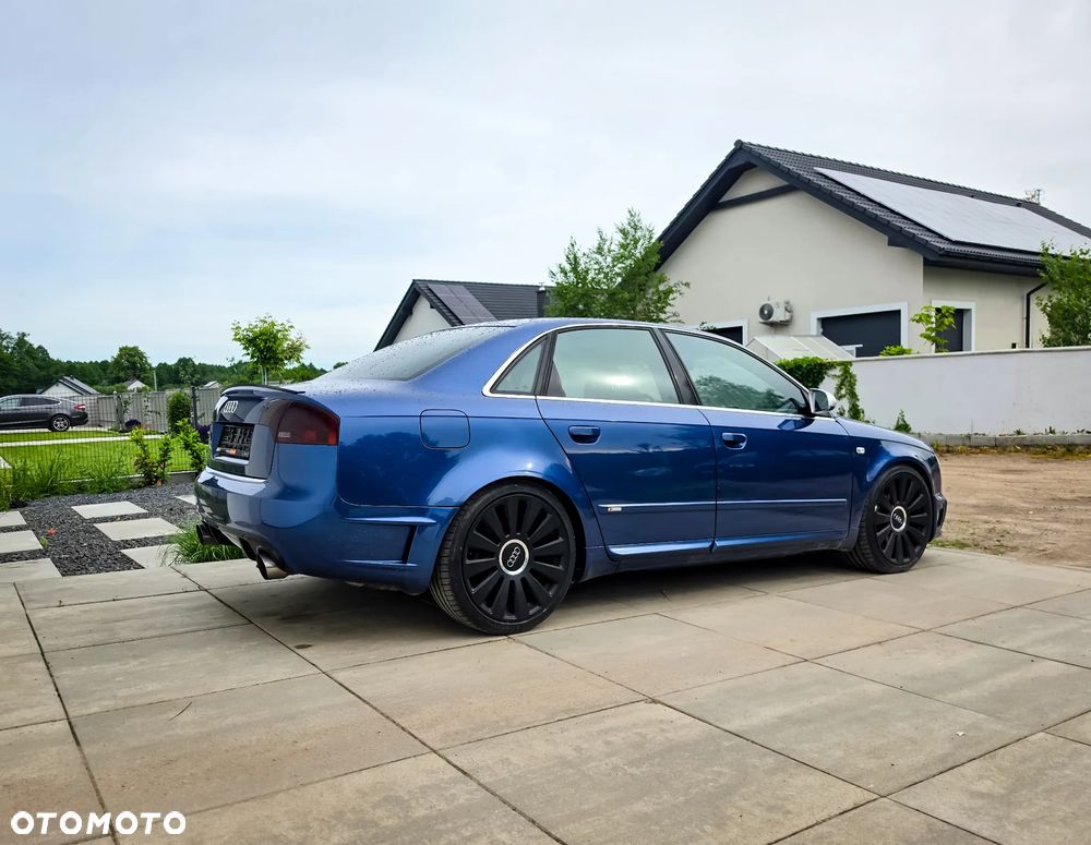 Audi A4 Limousine - 28