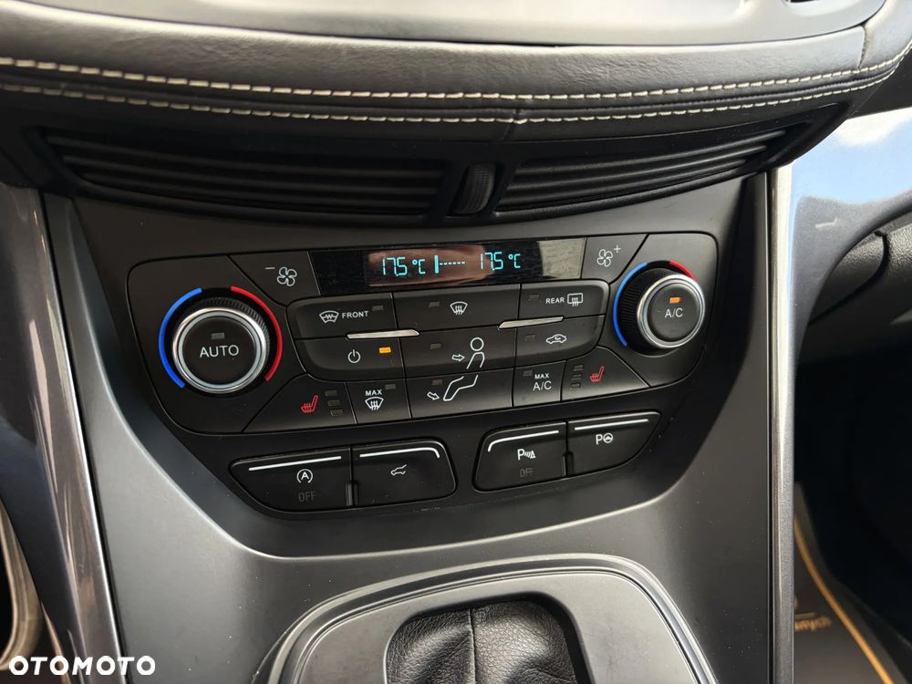 Ford Kuga 2.0 TDCi 4x4 Vignale - 30