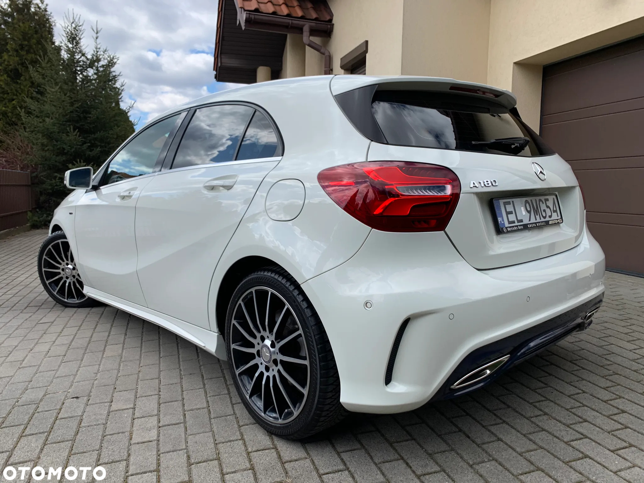 Mercedes-Benz Klasa A 180 7G-DCT AMG Line - 4