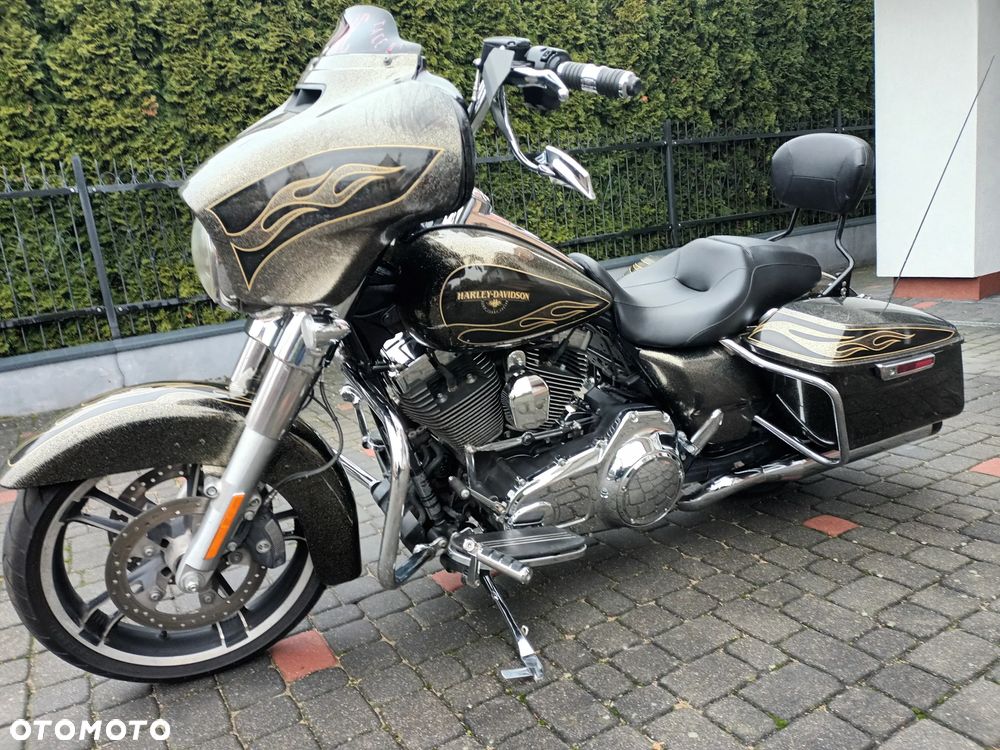 Harley-Davidson Touring Street Glide - 12