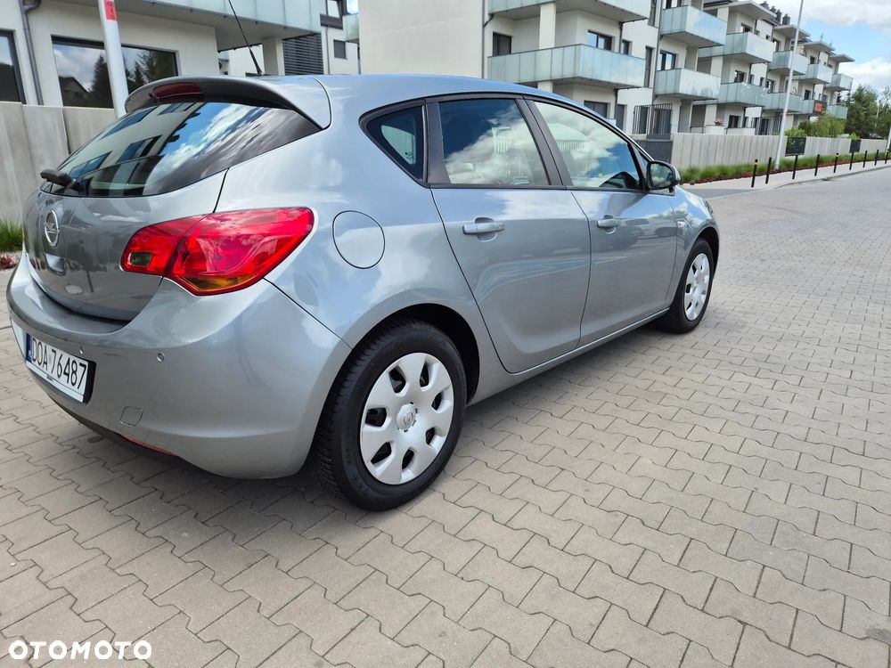 Opel Astra 1.6 Enjoy - 4