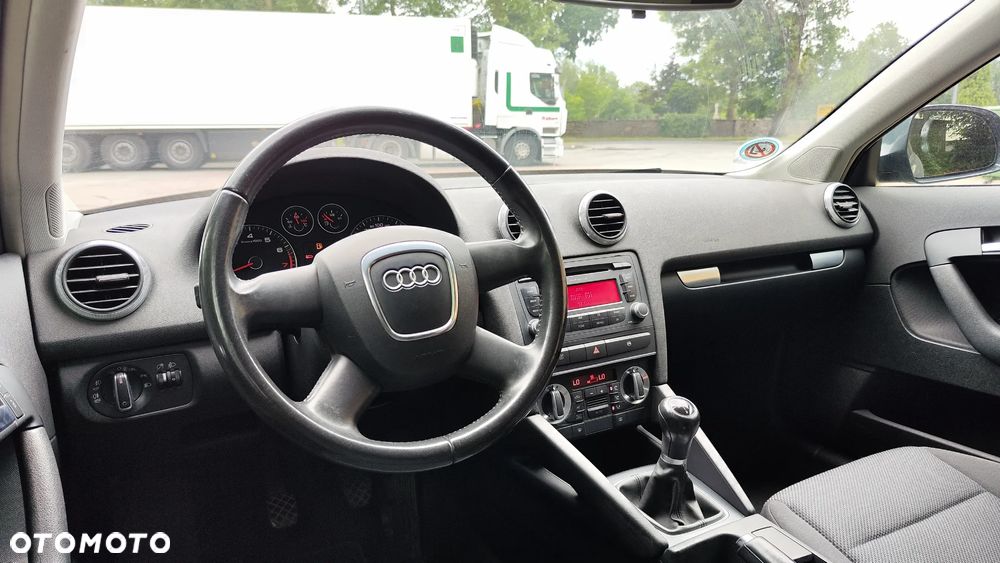 Audi A3 Sportback 1.6 Attraction - 22