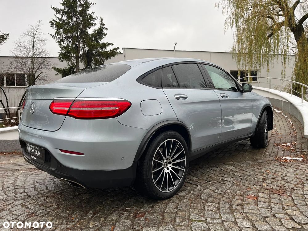 Mercedes-Benz GLC 250 4Matic 9G-TRONIC AMG Line - 13