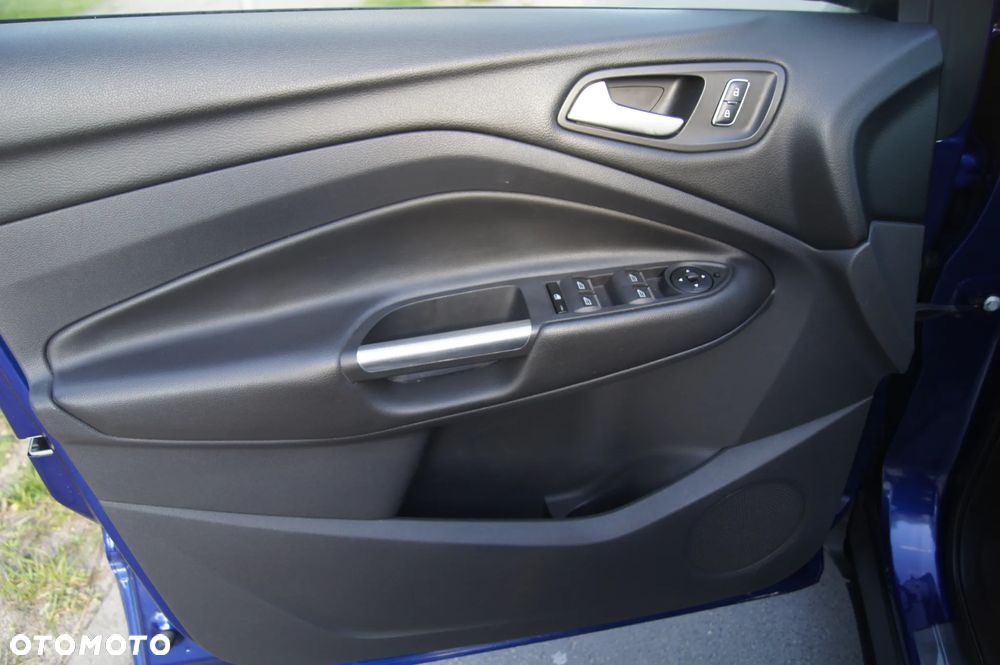 Ford Kuga 1.5 EcoBoost 2x4 Trend - 21