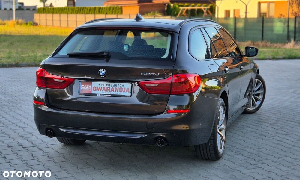 BMW Seria 5 520d Sport Line - 21