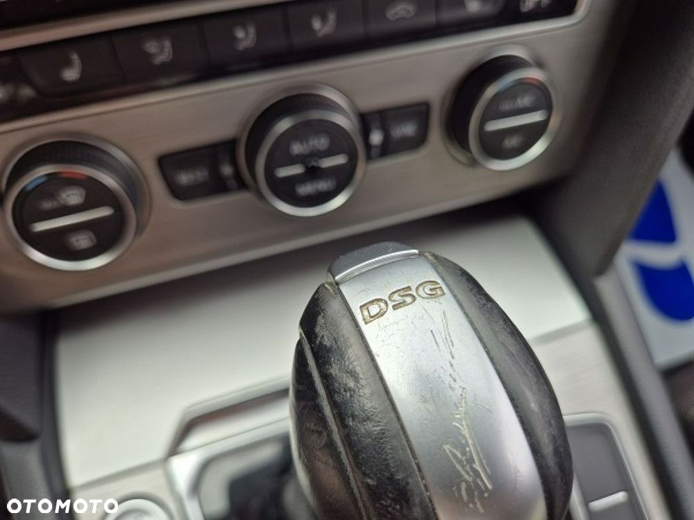 Volkswagen Passat - 36