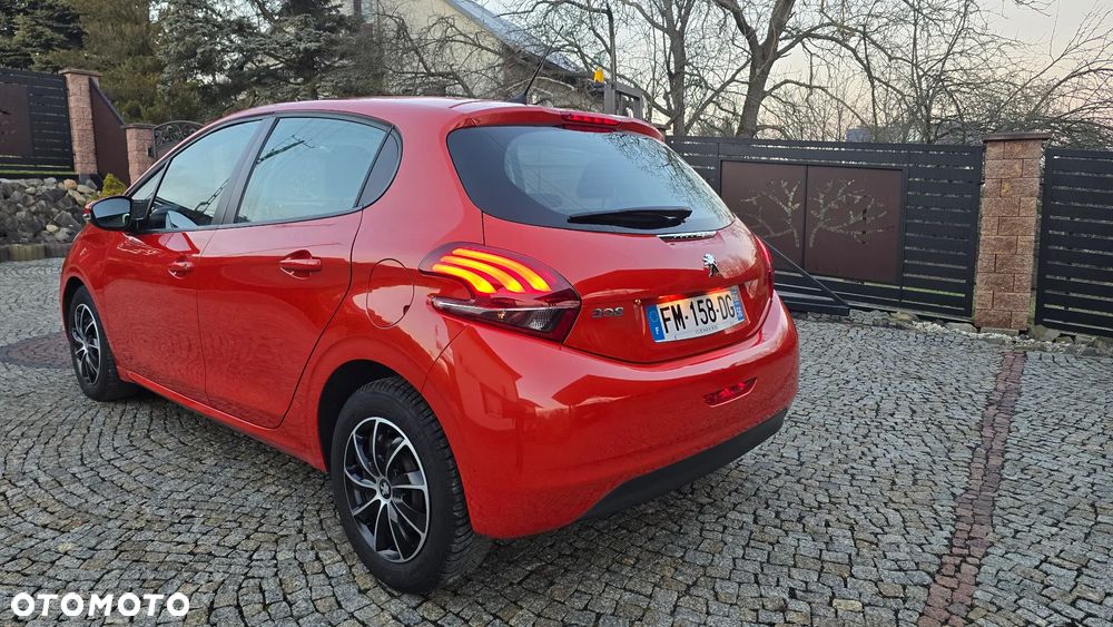 Peugeot 208 - 6
