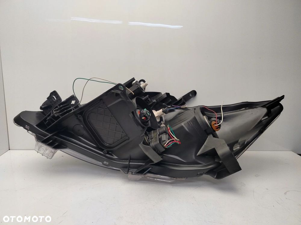 TOYOTA AURIS I LIFT 09R- REFLEKTOR LAMPA PRAWY PRZÓD PRAWA PRZEDNIA - 10