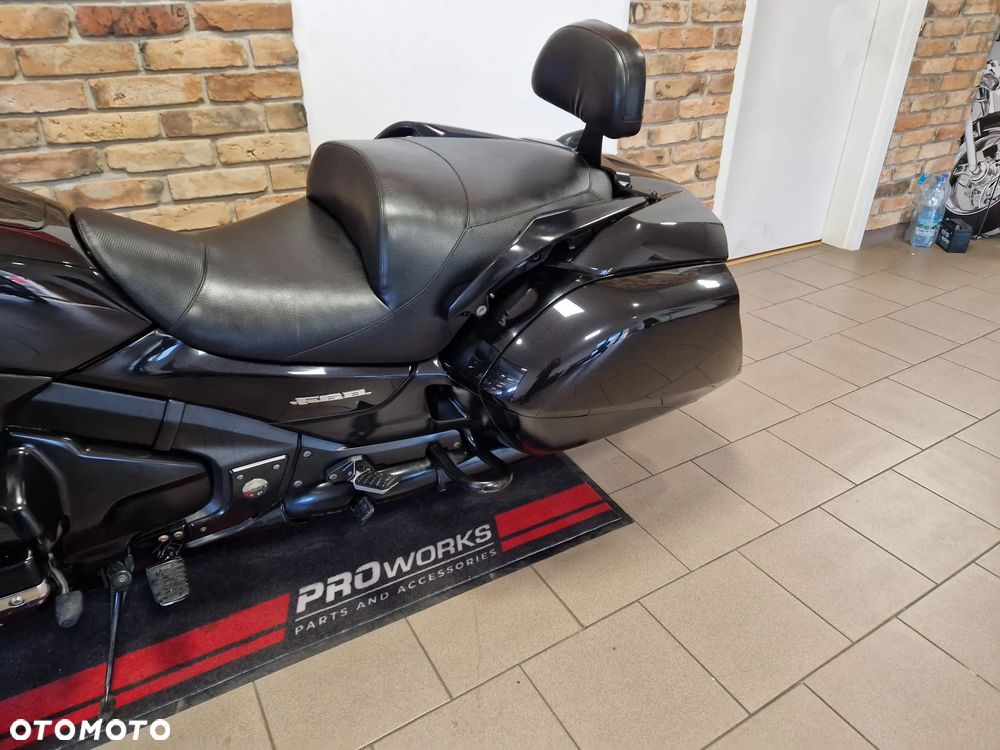 Honda GL - 13