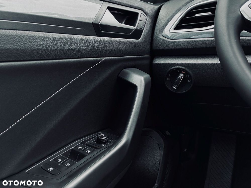 Volkswagen T-Roc - 21