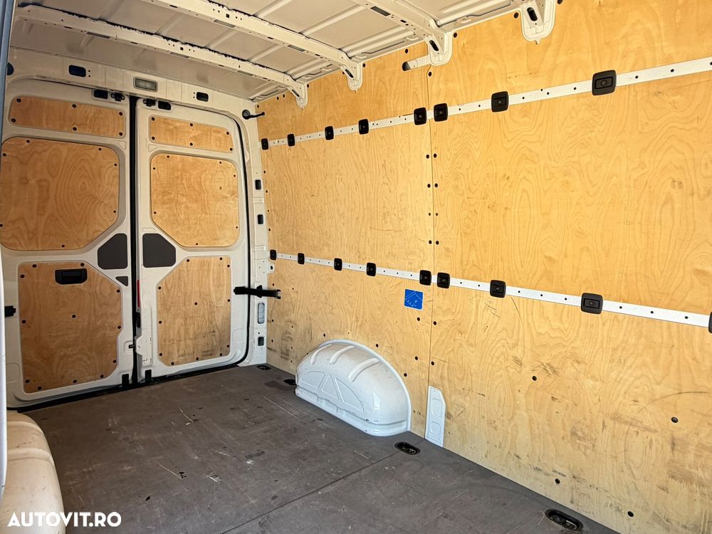 Volkswagen Crafter L3H2 - 14