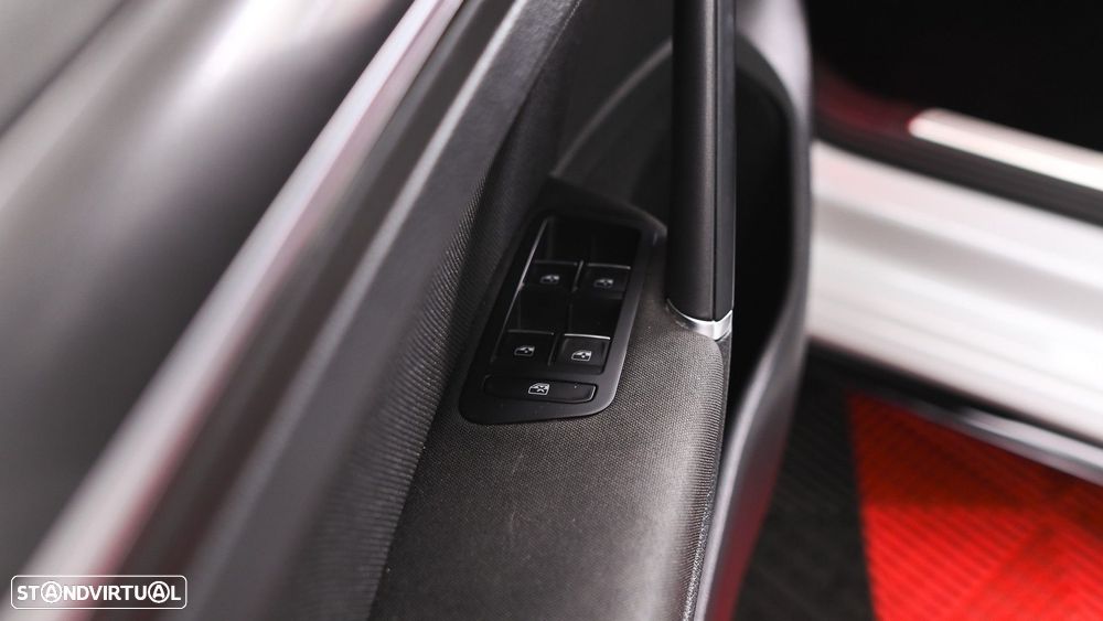 VW Golf GTI 2.0 TSI OPF DSG Performance - 33