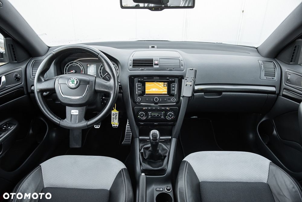 Skoda Octavia 2.0 TSI RS - 23