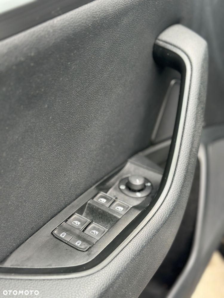 Skoda Superb 2.0 TDI Premium Edition - 17