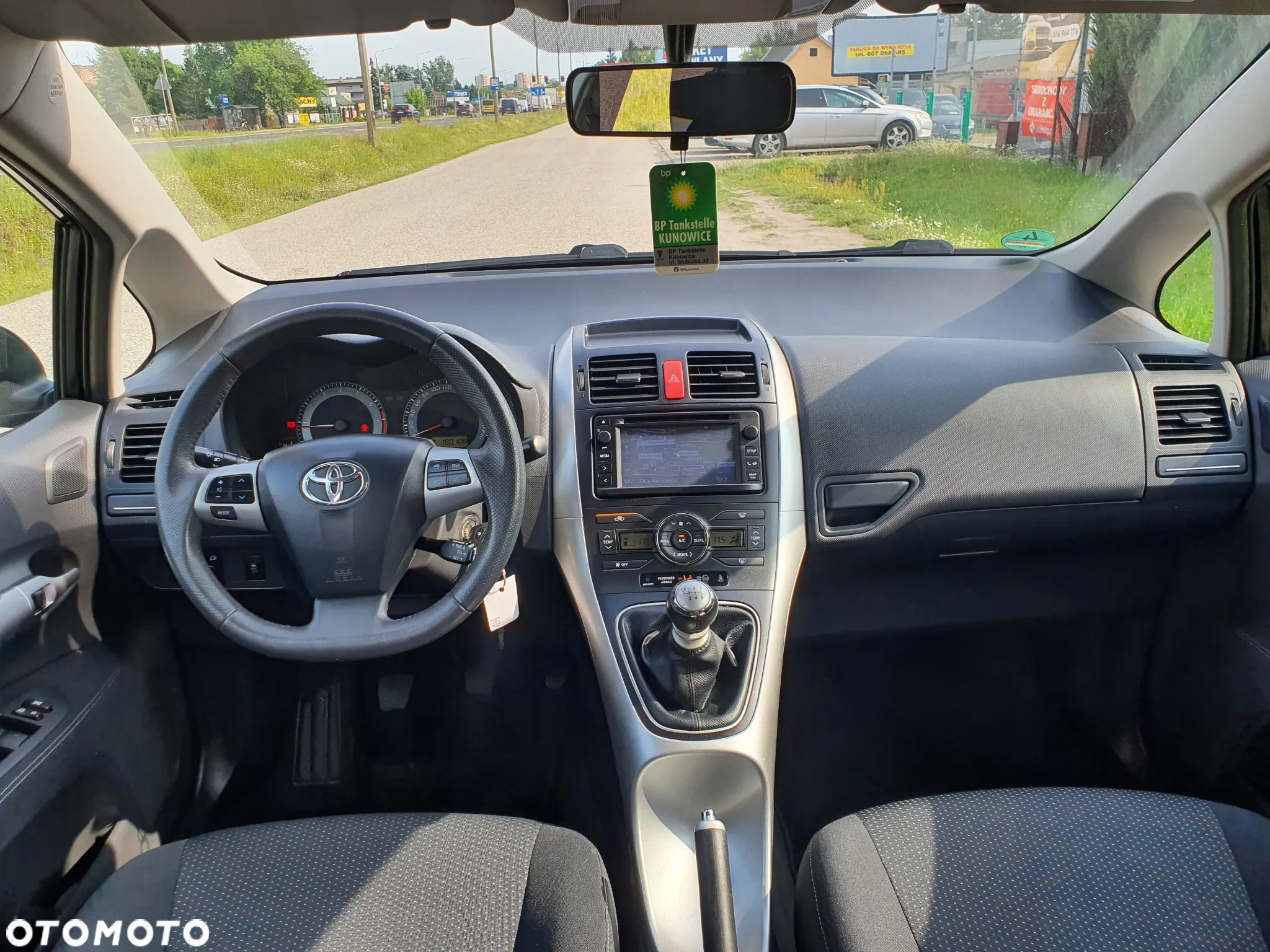 Toyota Auris 1.6 Sol - 11