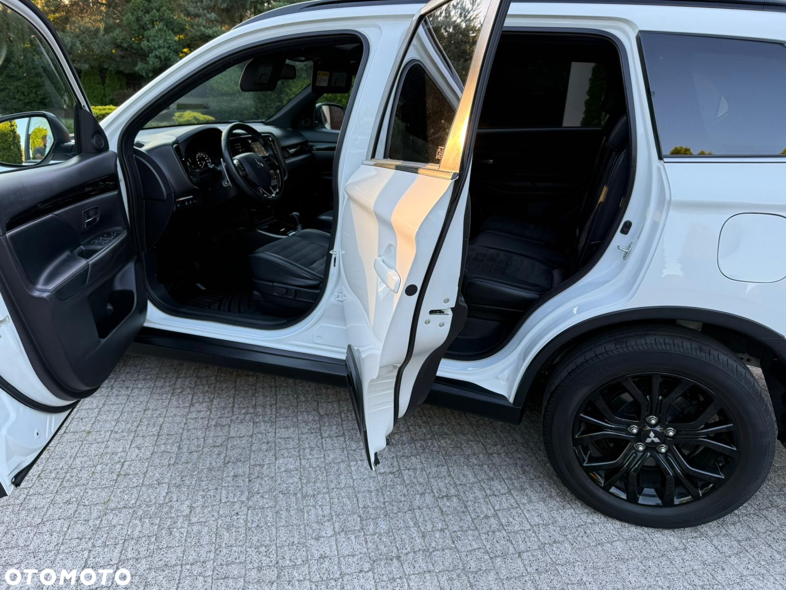 Mitsubishi Outlander 2.0 Instyle Navi 4WD CVT - 18