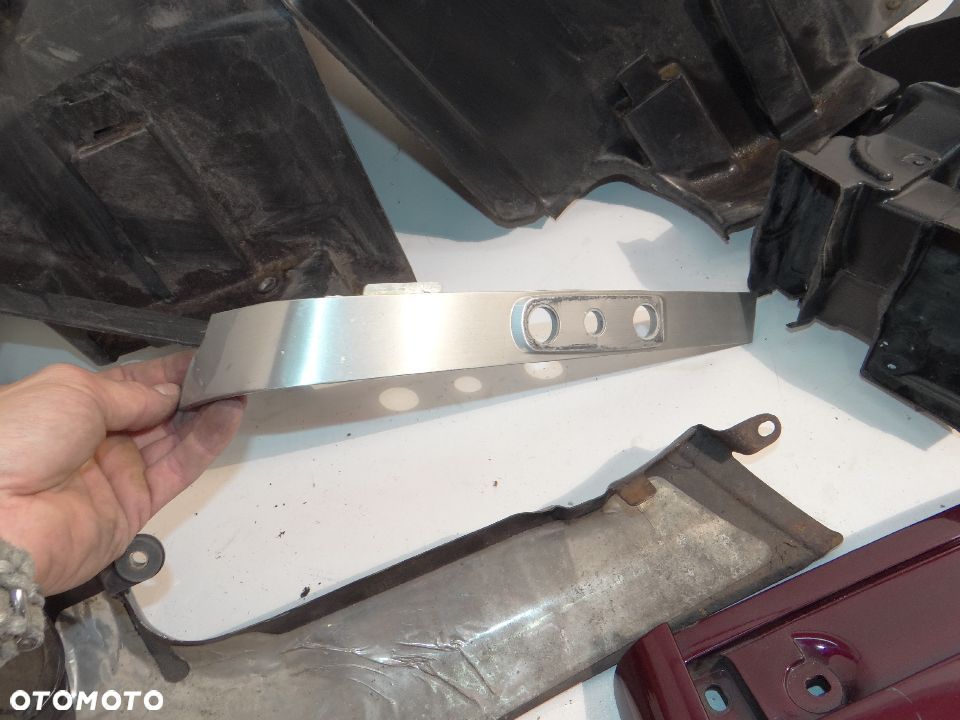 GL 1500 Goldwing blotnik nadkole owiewka boczek pokrywa kufra plastik wypełnienie airbox H2154 - 17