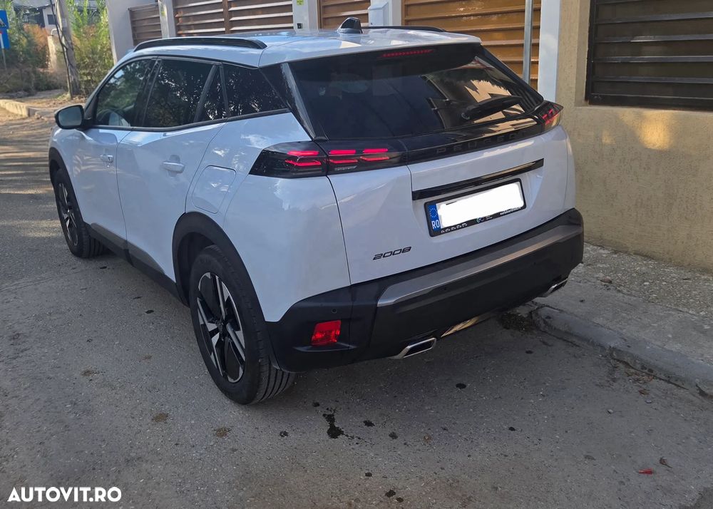 Peugeot 2008 2024 photo 3