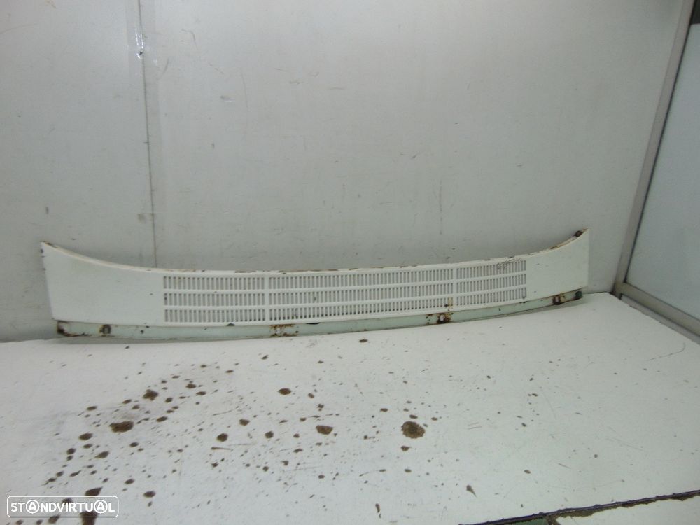 Peugeot 404 grelha torpedo - 1