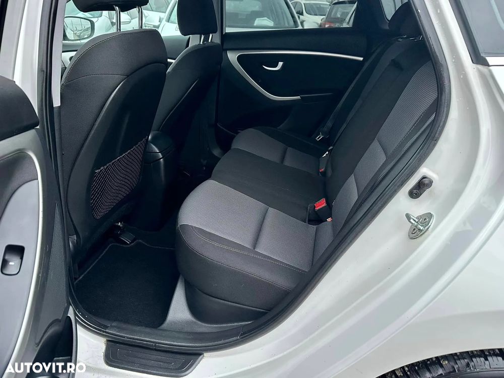 Hyundai i30 1.6 CRDI Style - 10