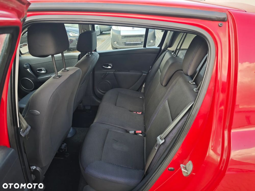 Renault Clio 1.6 16V Expression - 17