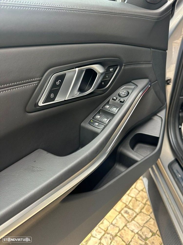 BMW M3 Competition xDrive - 23